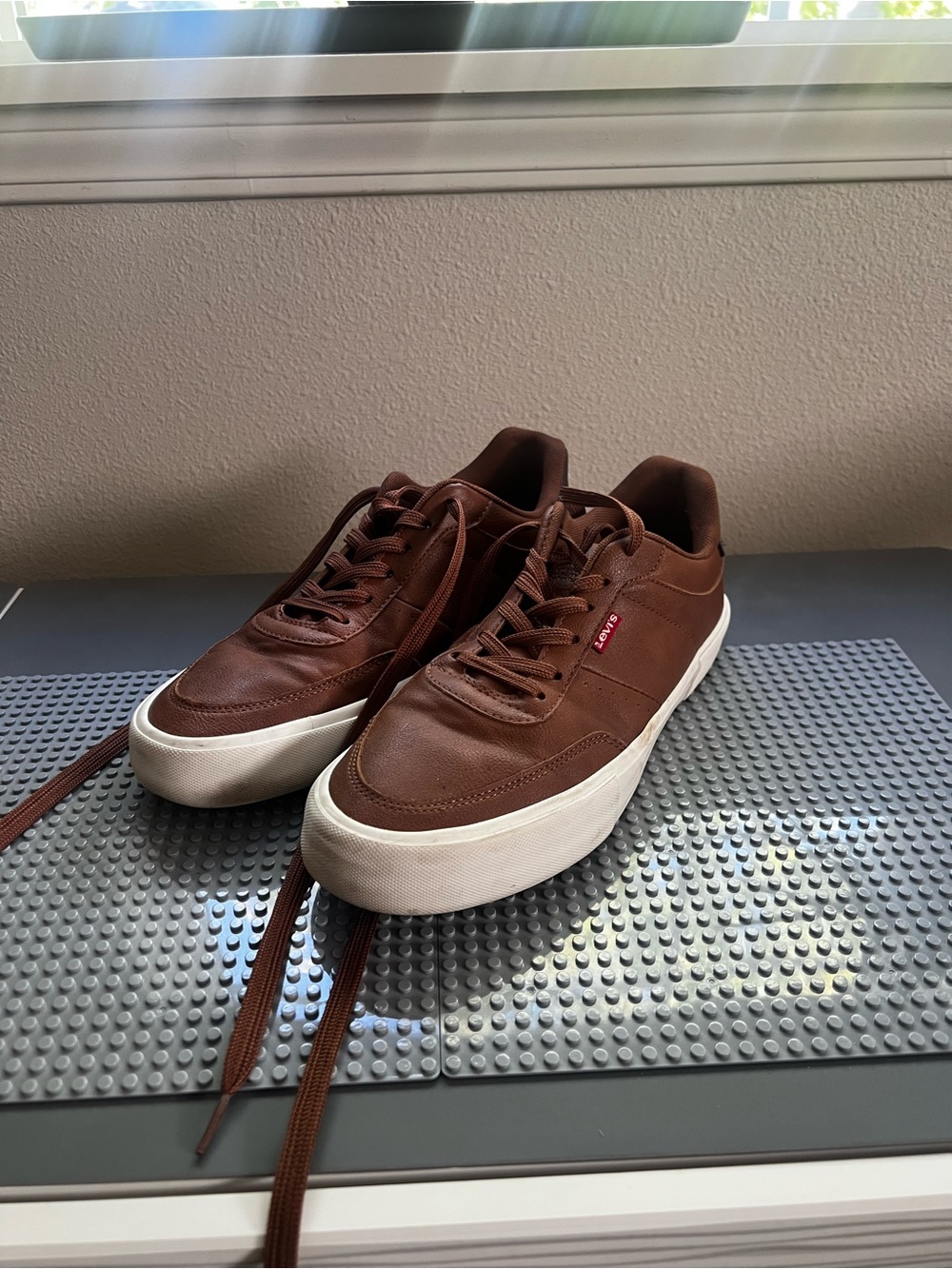 Levi's Congac Brown Retro Low-Profile Sneakers with White Platform Size 9
